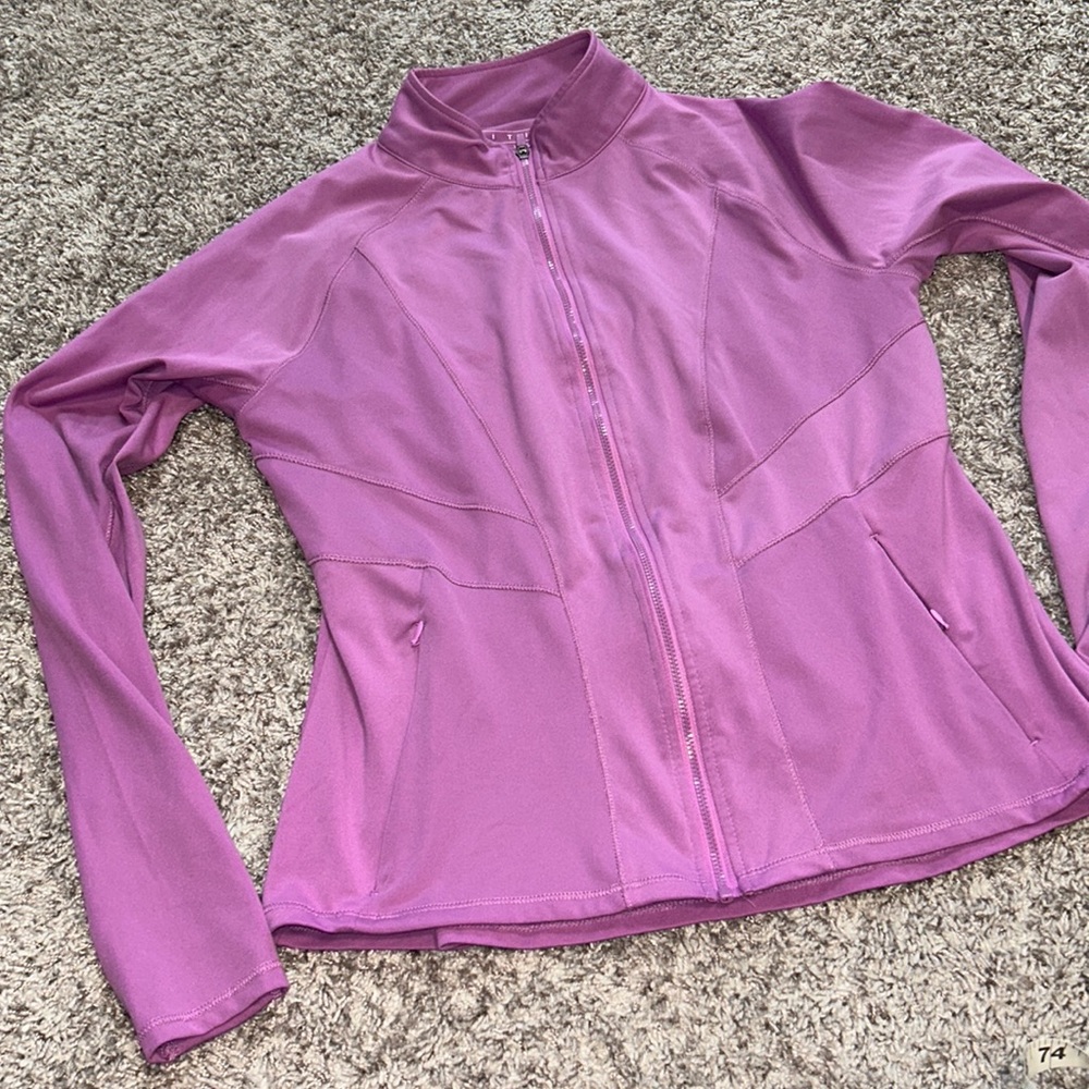 Titan women's fusha purple large thumb holes‎ full zip pockets stretchy jacket